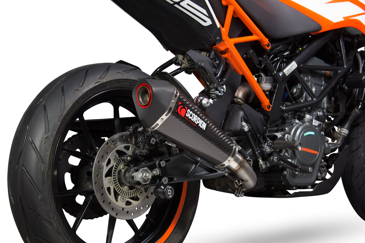 SCORPION SERKET TAPER KTM DUKE 125 17'-20' CARBON FIBER.